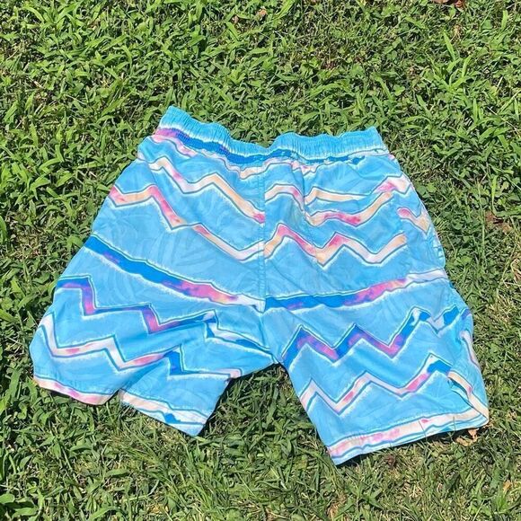 Maui and Sons Zig Zag Cruzer Swimming Trunks | S - Picture 4 of 5